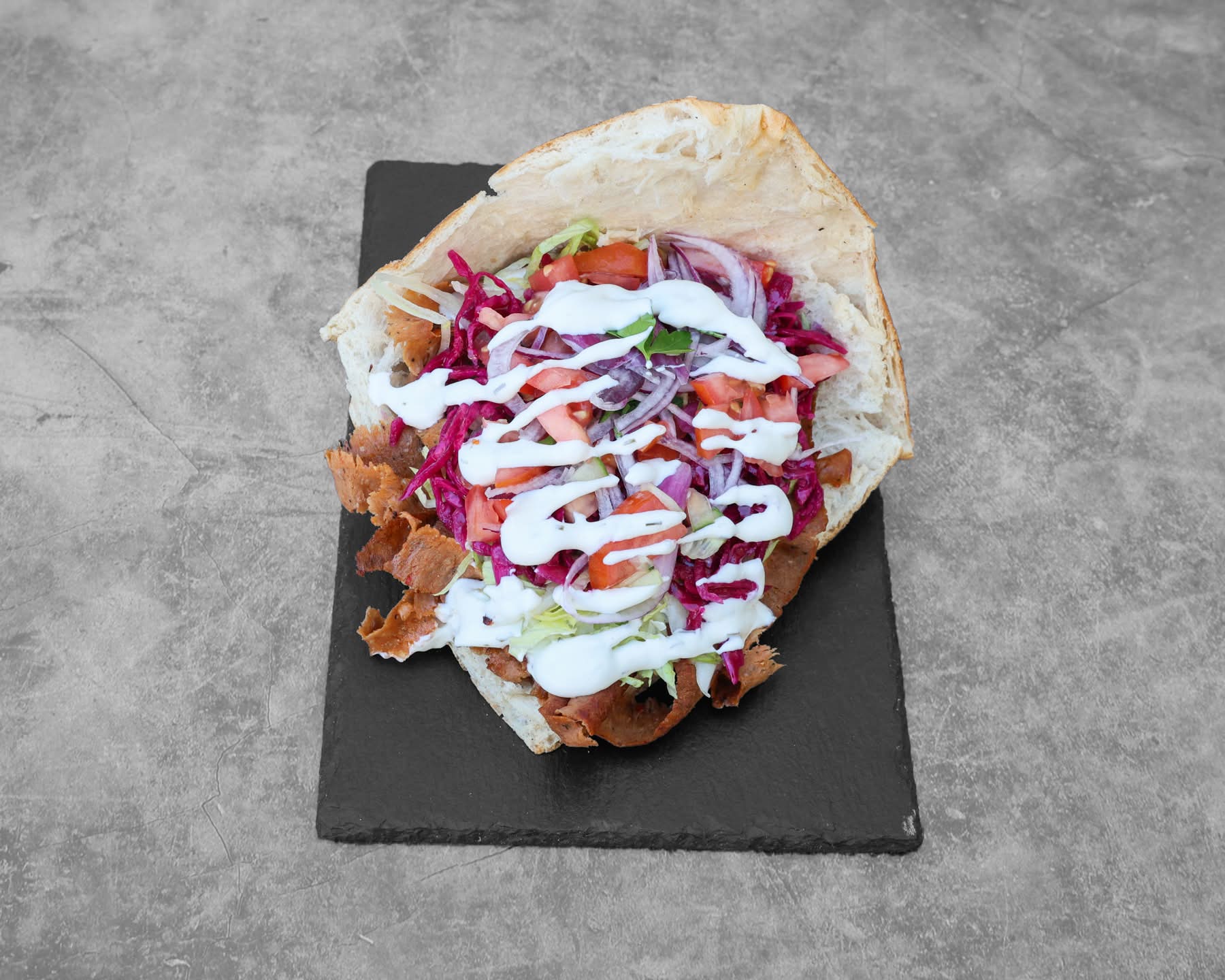Friskbagte pitabrød fra Kebab Klubben